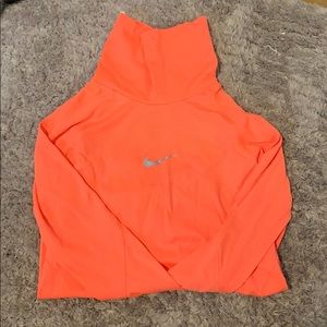 NIKE Long Sleeve Pullover